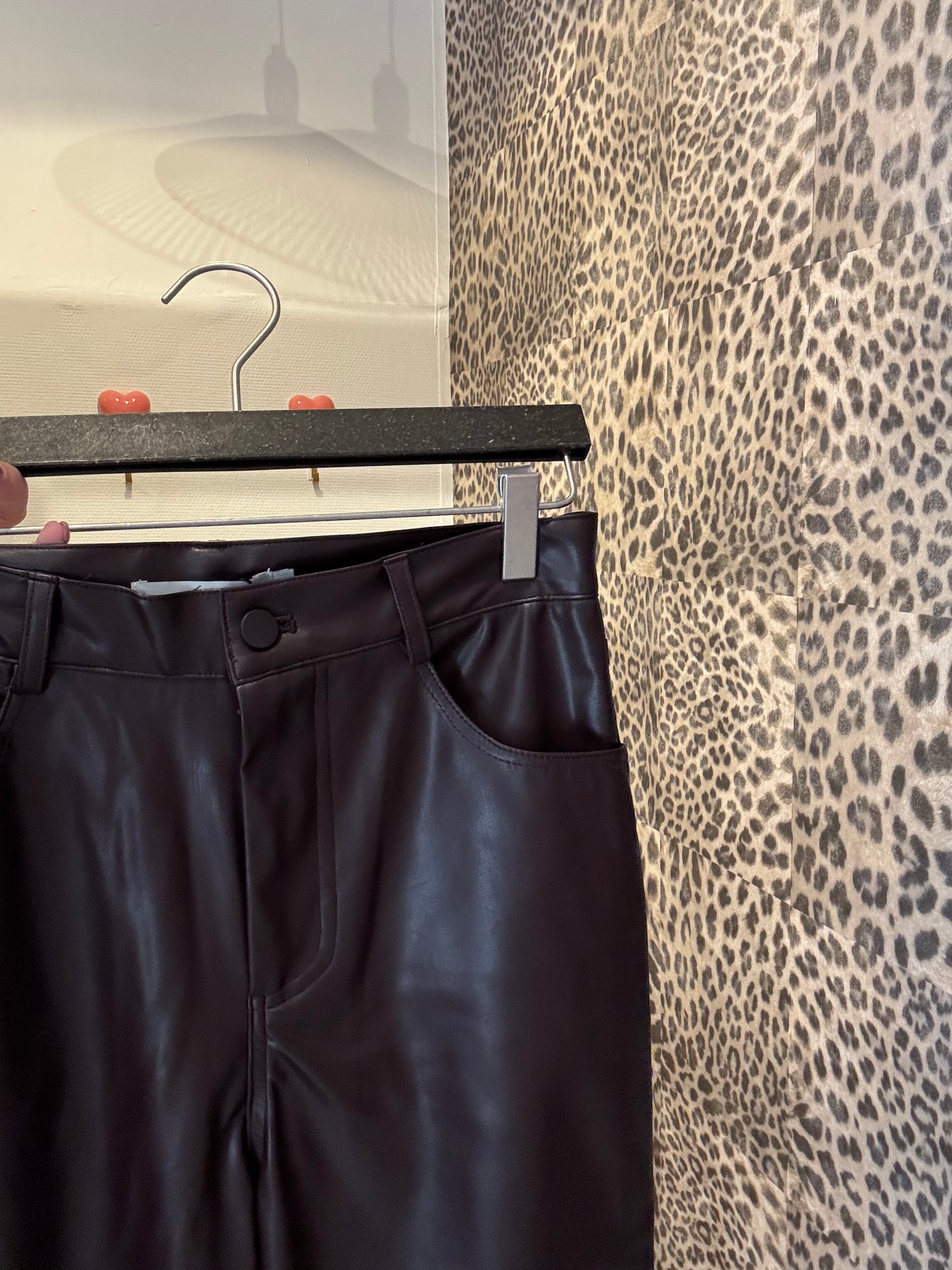 Bruine “leerlook” broek