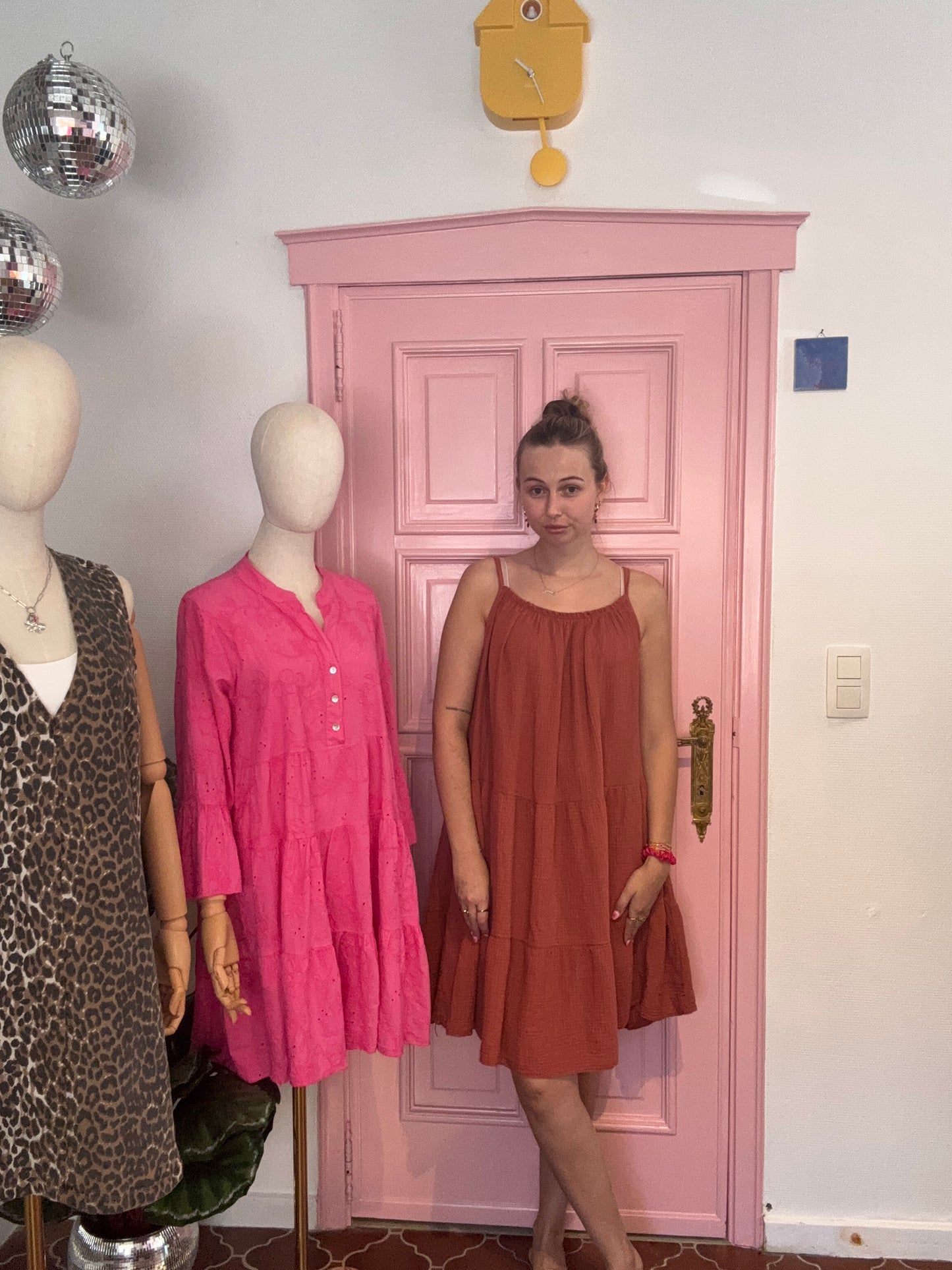 Julia’s seaside dress terra