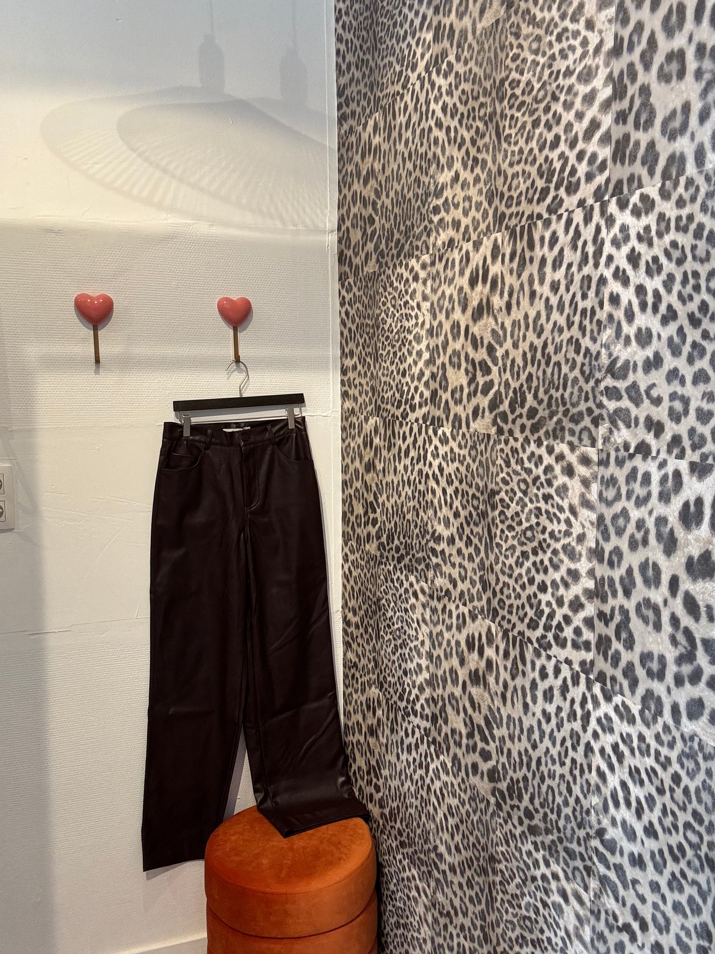 Bruine “leerlook” broek