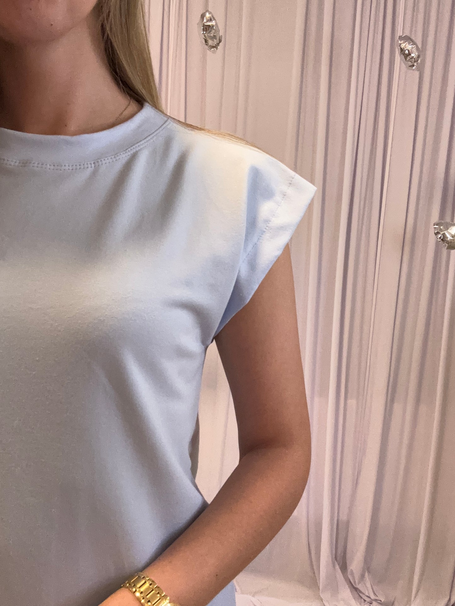 Julia’s t-shirt dress licht blauw