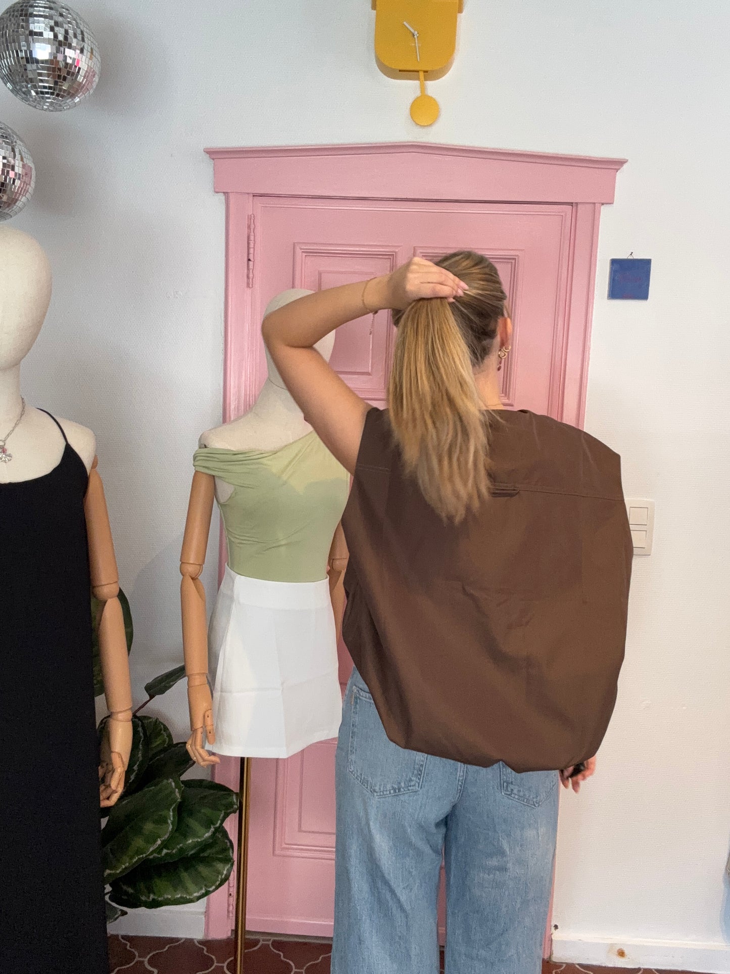 Julia's gilet brown