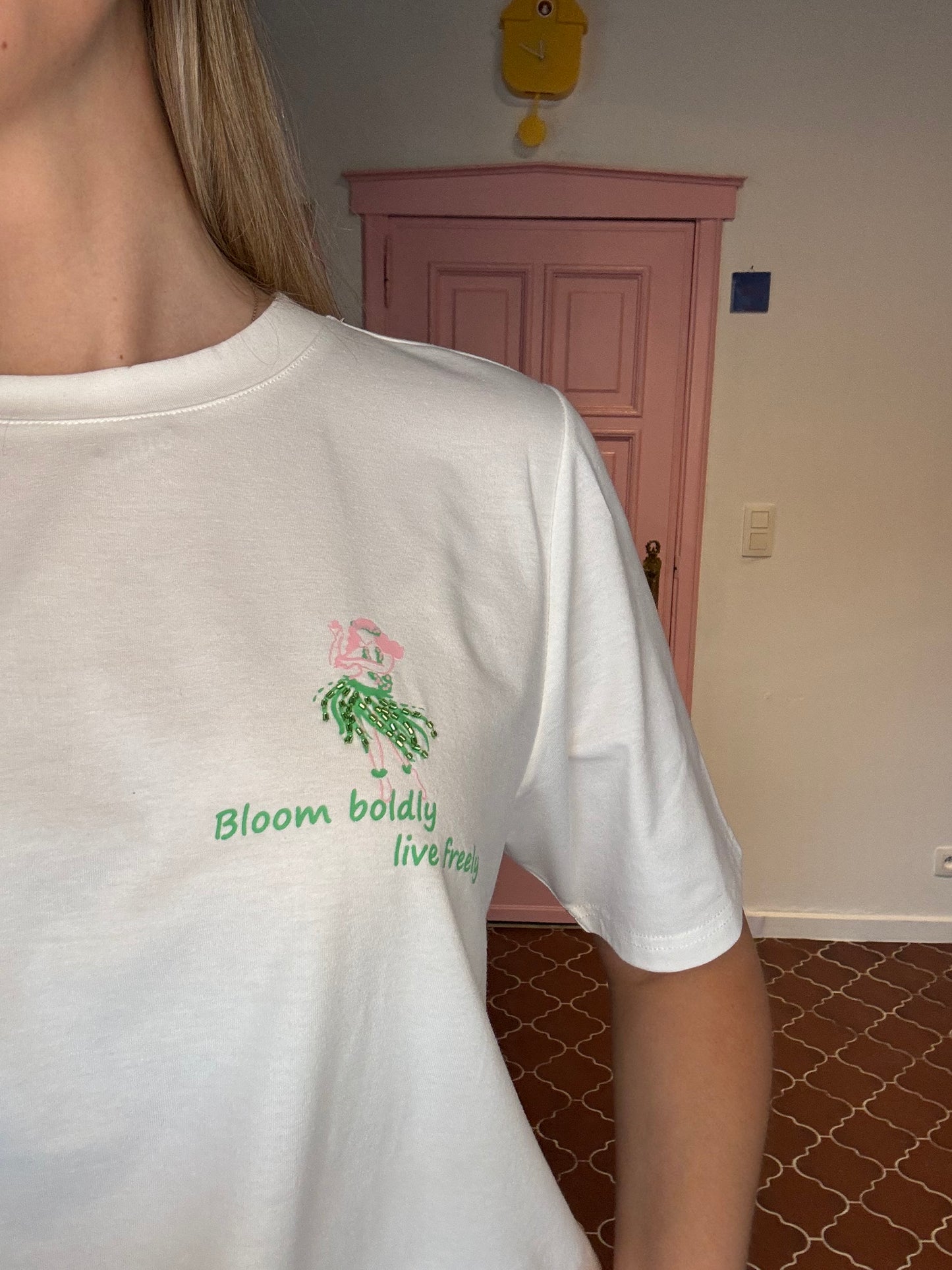 Fluresk - Bloom Boldly T-shirt