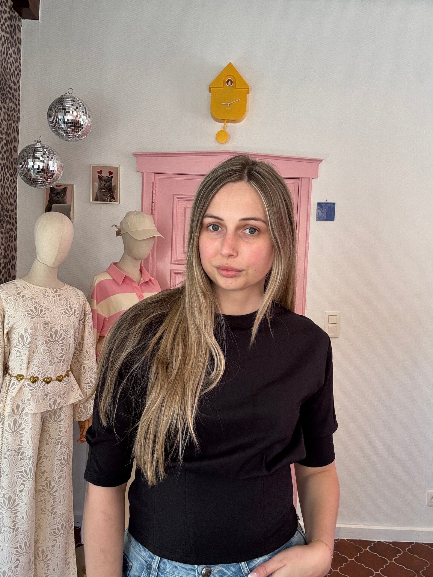 B.young – Zwarte top met aansluitende taille