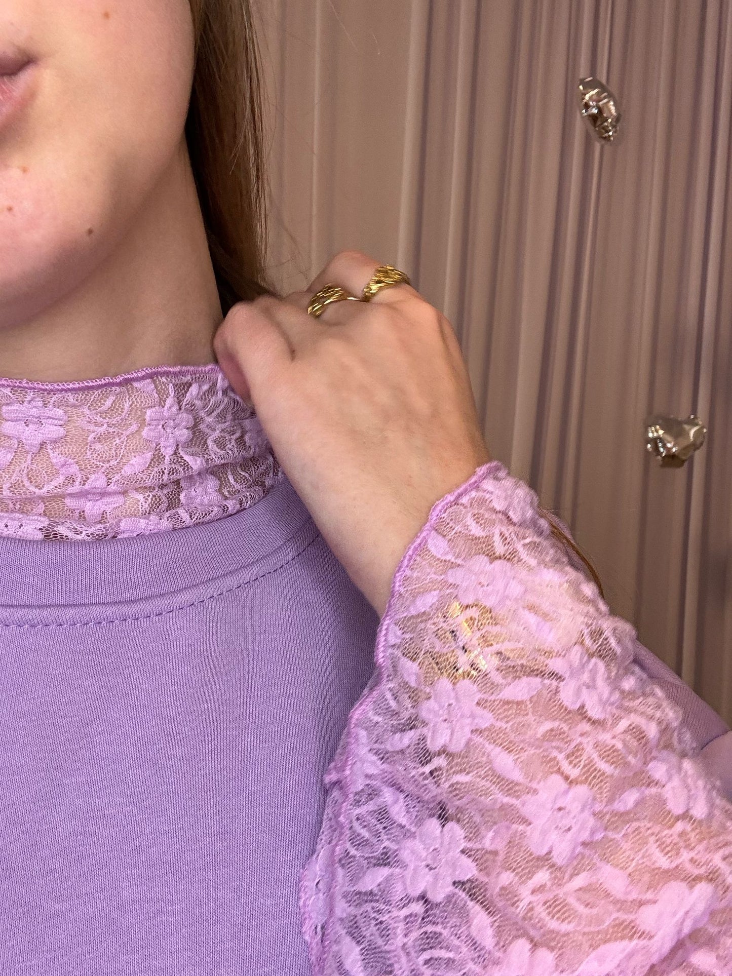 Juliette's lila sweatshirt