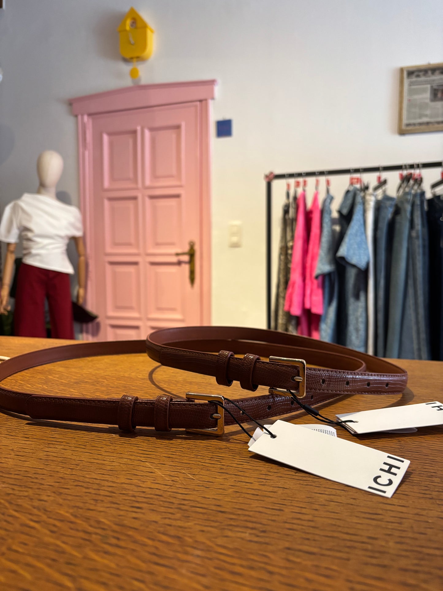 ICHI - bruine riem met gouden gesp