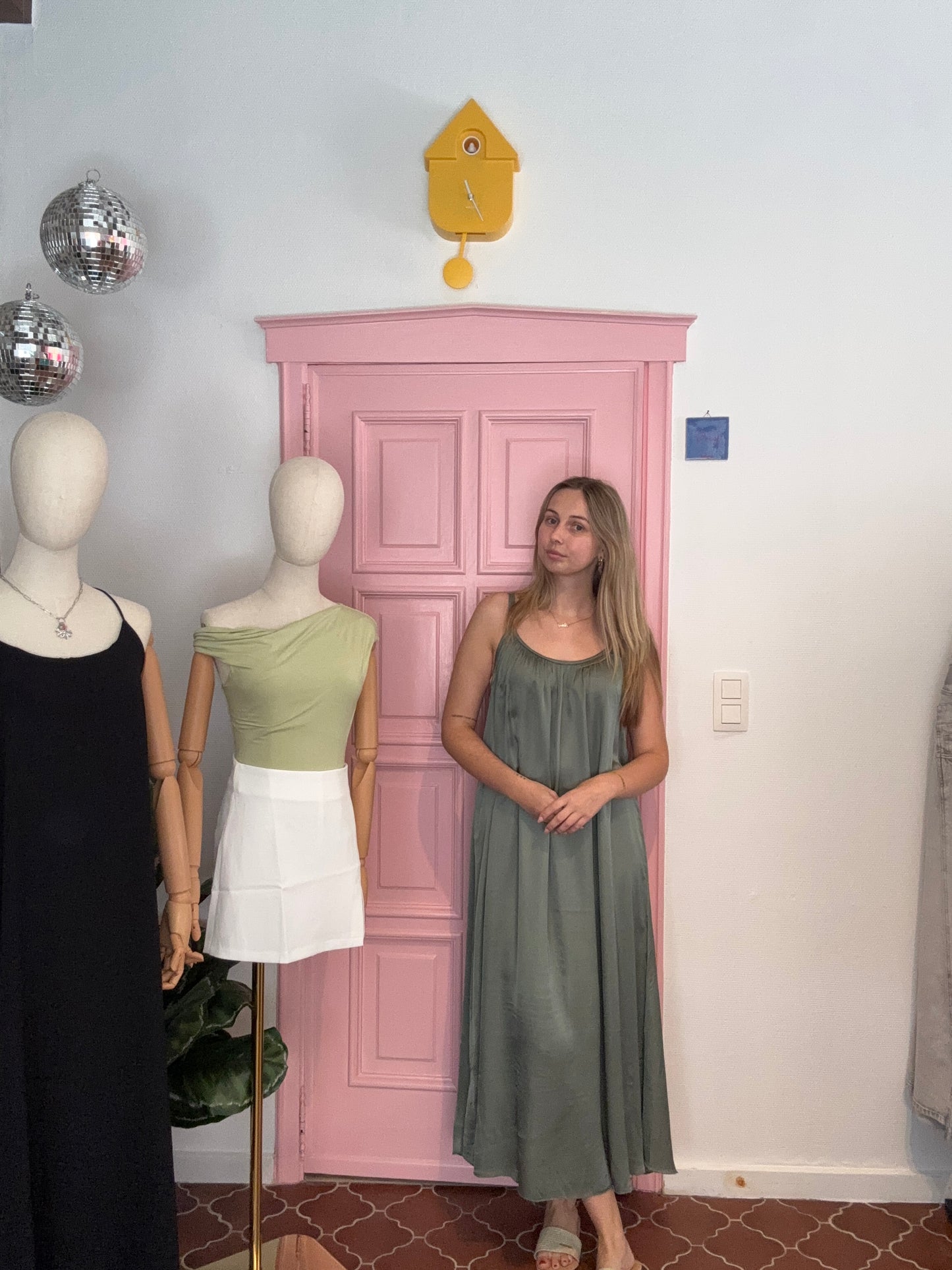 Julia's khaki dress
