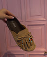 Beige instap slippers met franjes