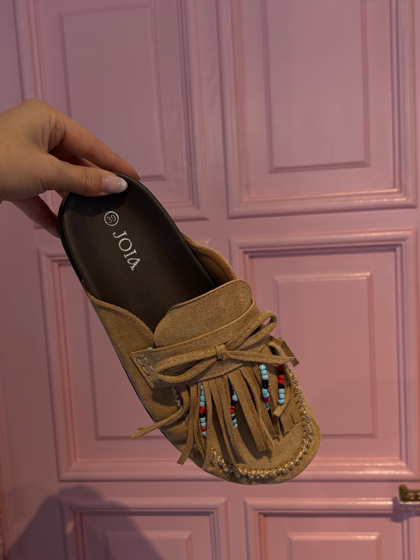 Beige instap slippers met franjes