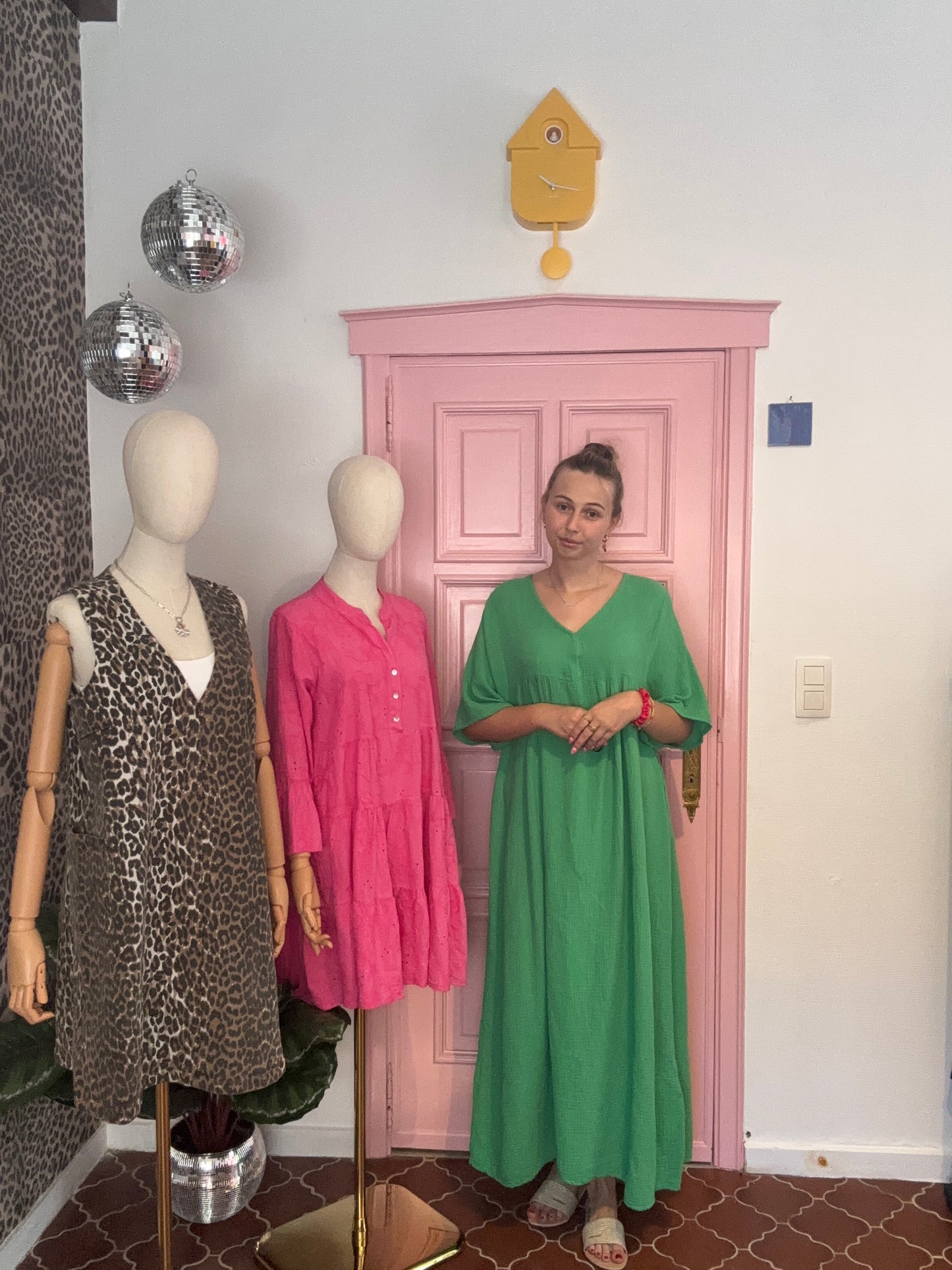 Julia’s green dress