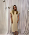 Julia’s t-shirt dress beige