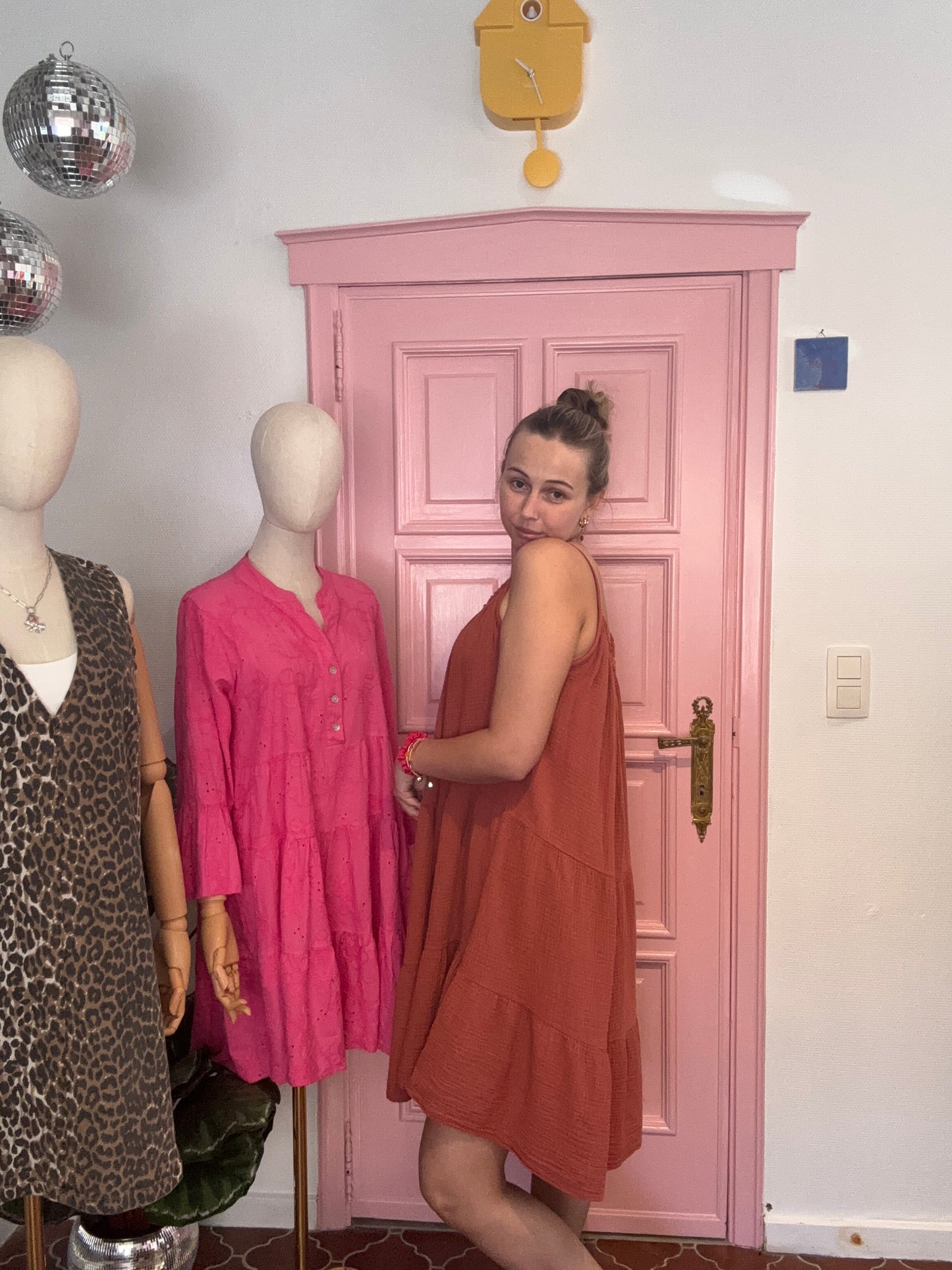 Julia’s seaside dress terra