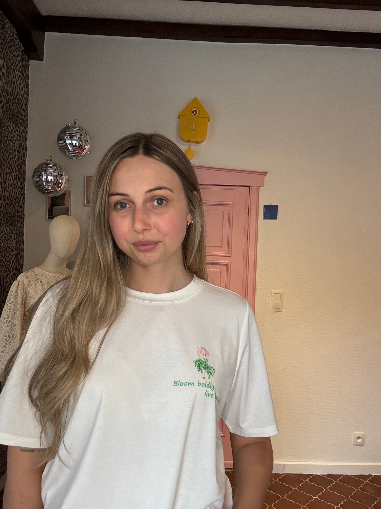 Fluresk - Bloom Boldly T-shirt