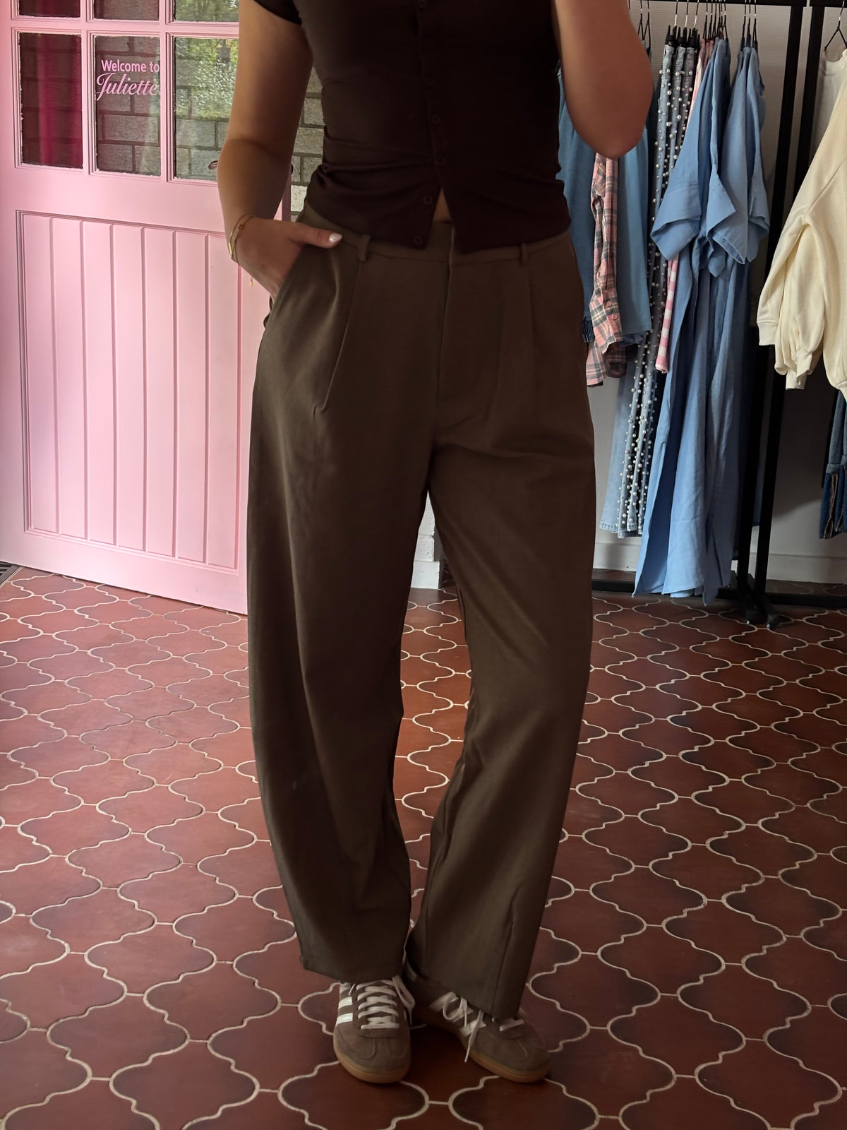 Ydende - dusty olive green