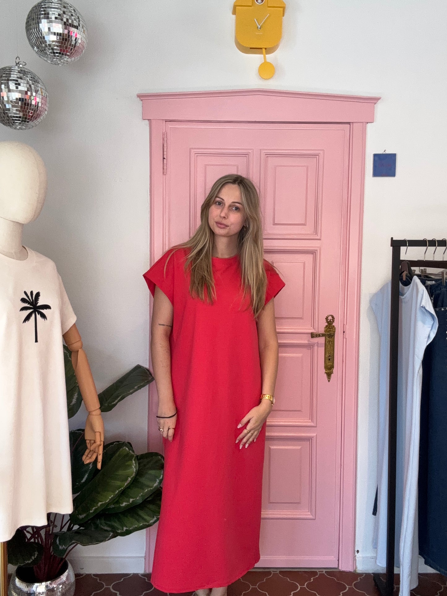 Julia’s t-shirt dress rood
