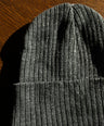 Muts grey