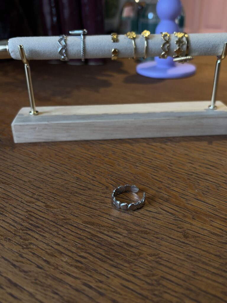 Ring hearts of silver